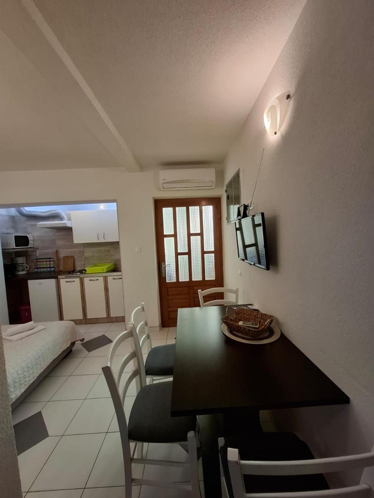 Apartmani Luka บาชกาโวดา ภายนอก รูปภาพ