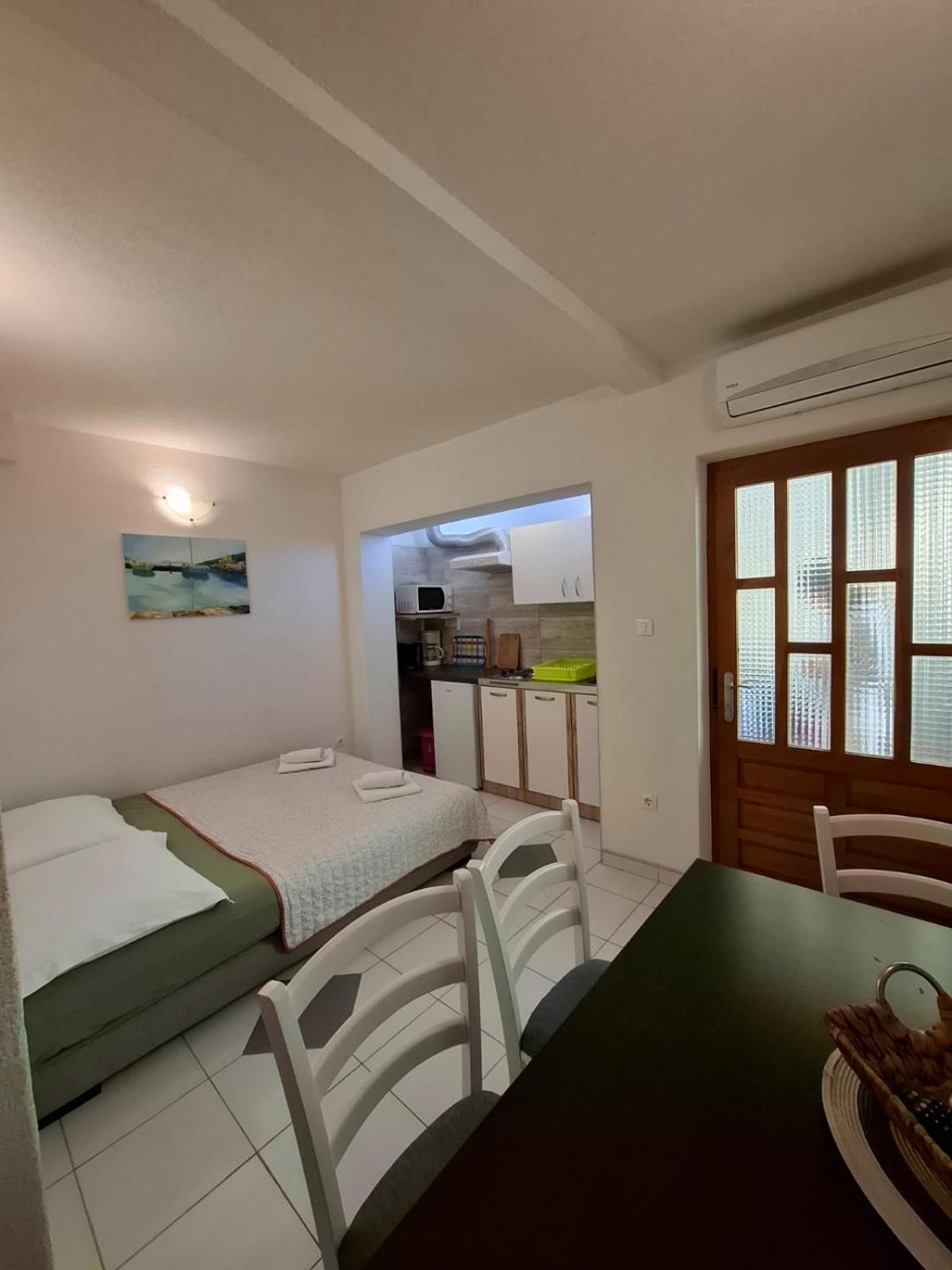 Apartmani Luka บาชกาโวดา ภายนอก รูปภาพ